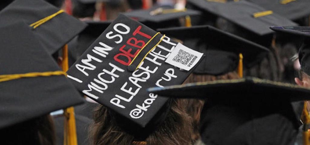"Πνιγμένοι" από φοιτητικά δάνεια οι Αμερικανοί